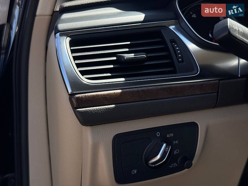 Седан Audi A6 2015 в Рівному