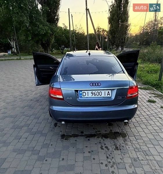 Седан Audi A6 2004 в Синельниково