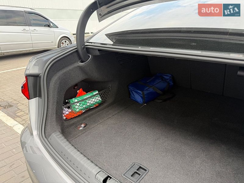 Седан Audi A6 2018 в Киеве