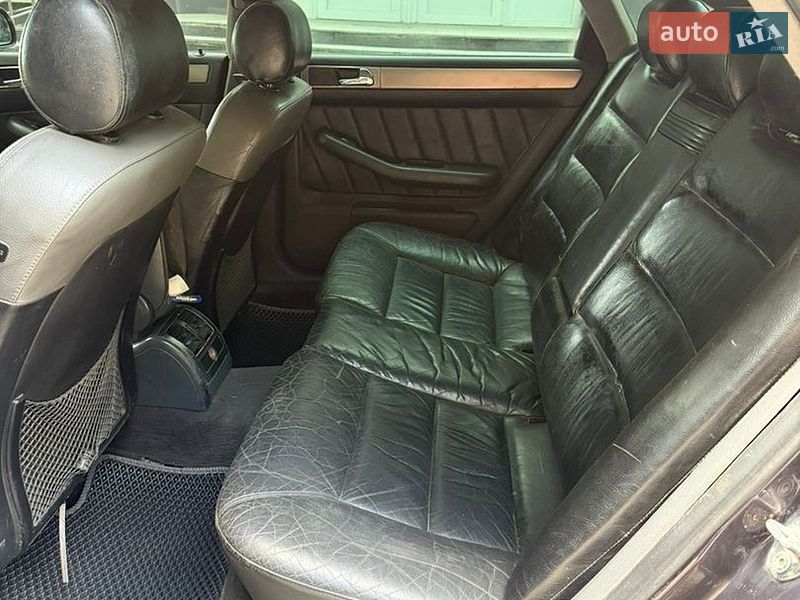 Седан Audi A6 1998 в Шполі