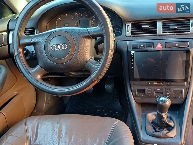 Универсал Audi A6 1999 в Недригайлове