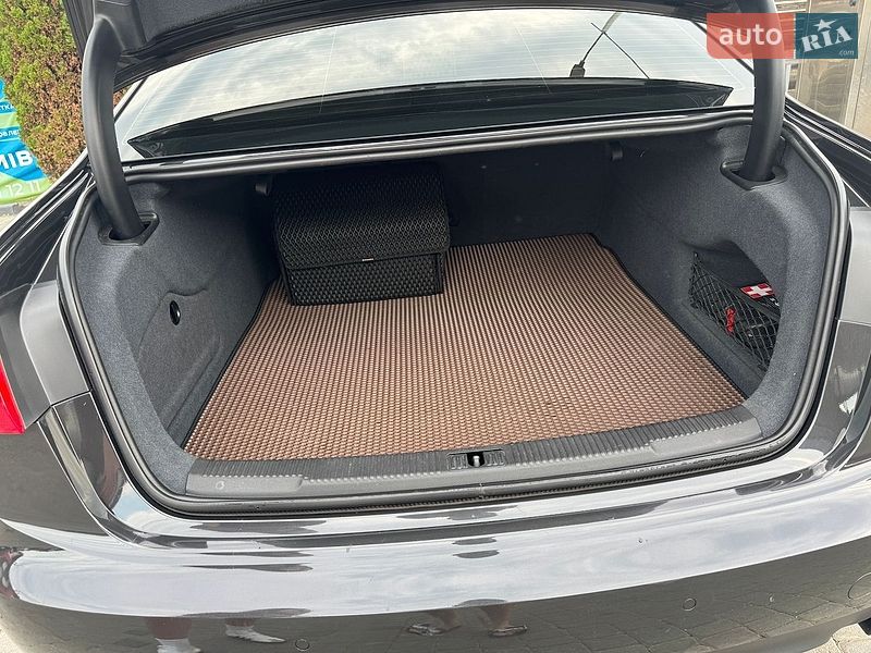 Седан Audi A6 2011 в Ивано-Франковске