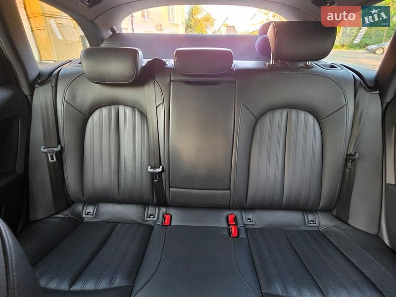 Универсал Audi A6 2016 в Киеве