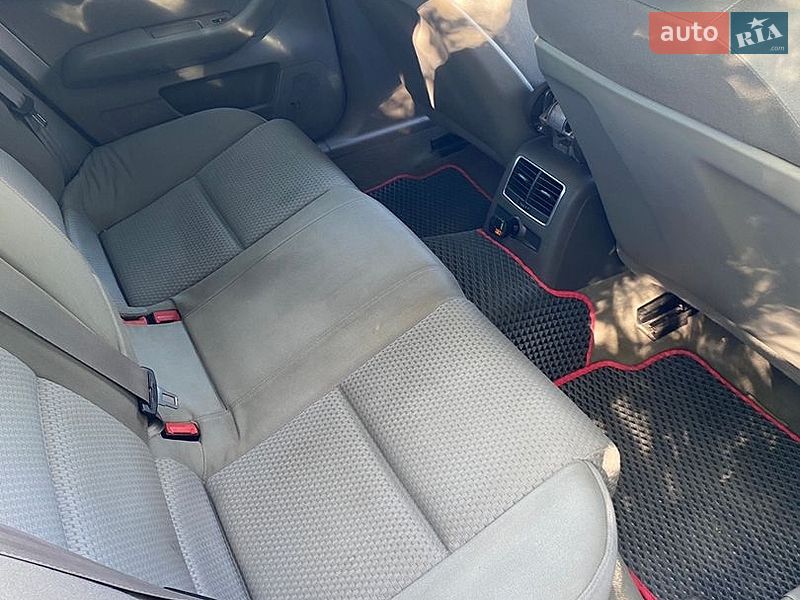 Седан Audi A6 2004 в Изяславе