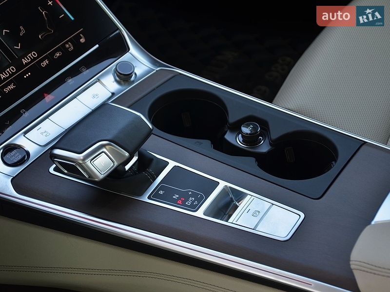 Седан Audi A6 2024 в Киеве
