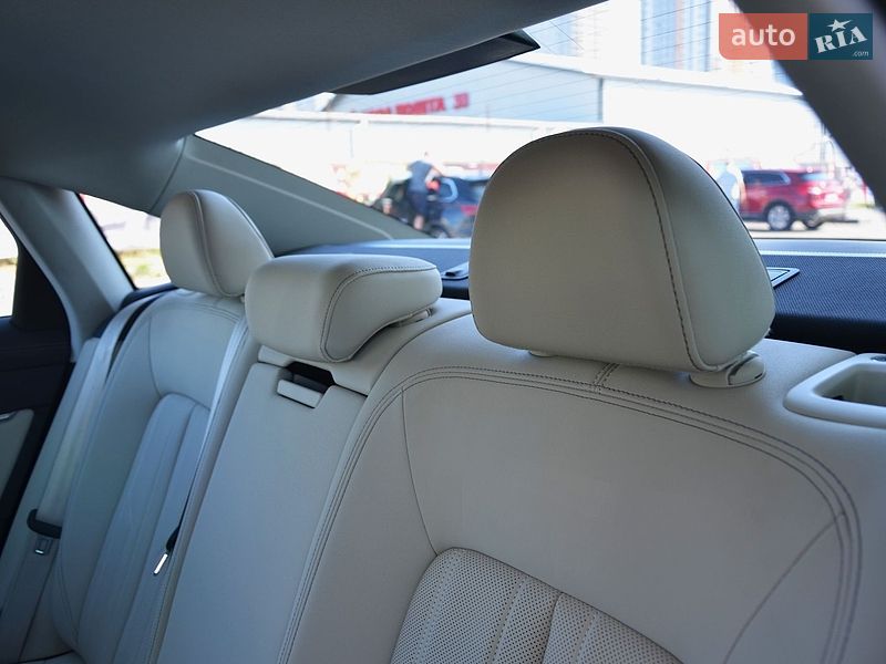 Седан Audi A6 2024 в Киеве