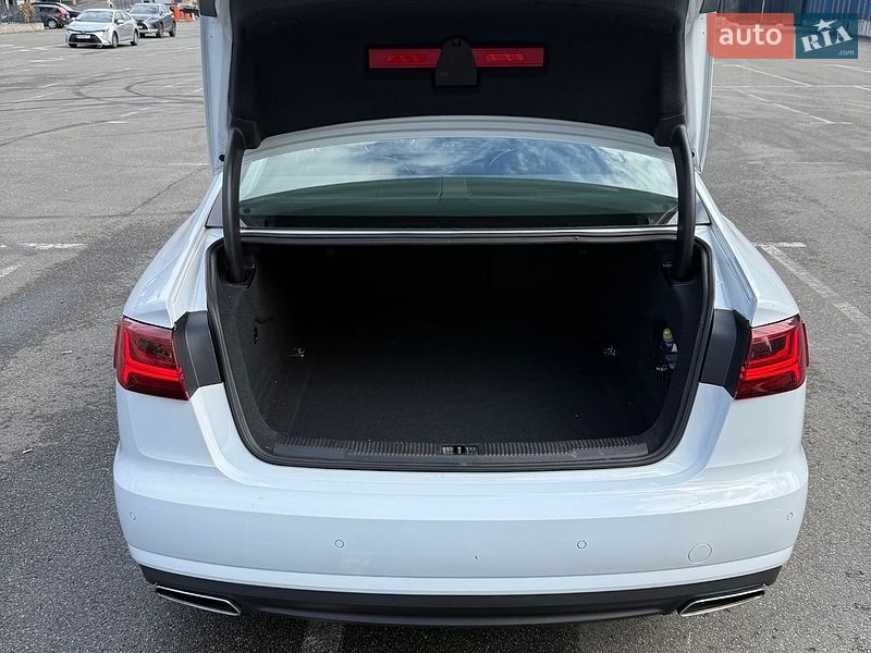 Седан Audi A6 2016 в Киеве