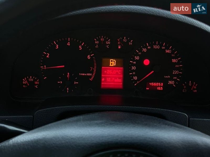 Седан Audi A6 1999 в Каневі