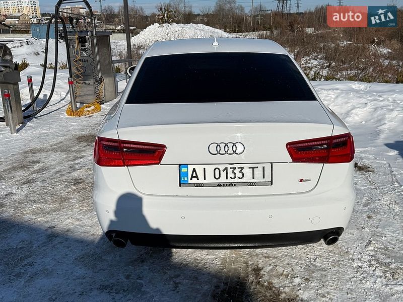Седан Audi A6 2012 в Бучі