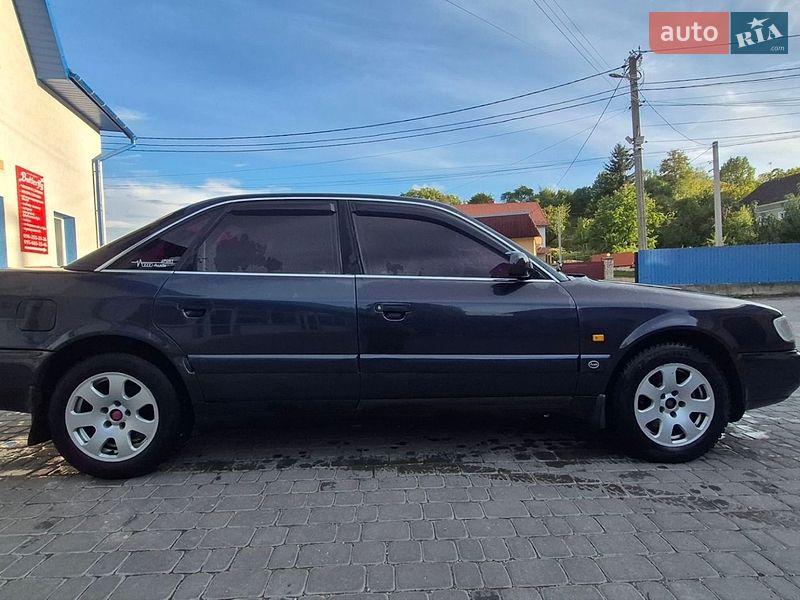 Седан Audi A6 1997 в Кременце