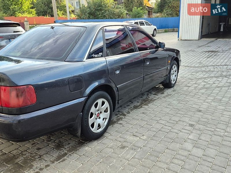 Седан Audi A6 1997 в Кременце
