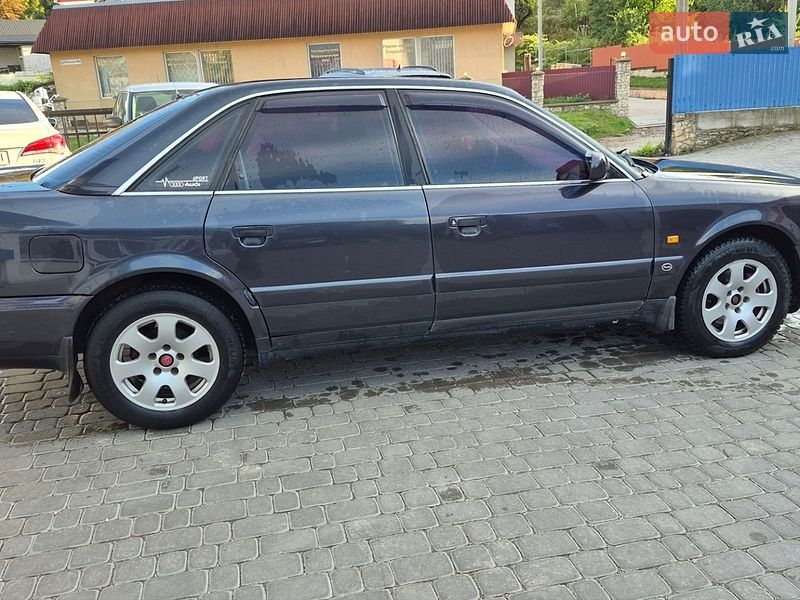 Седан Audi A6 1997 в Кременце