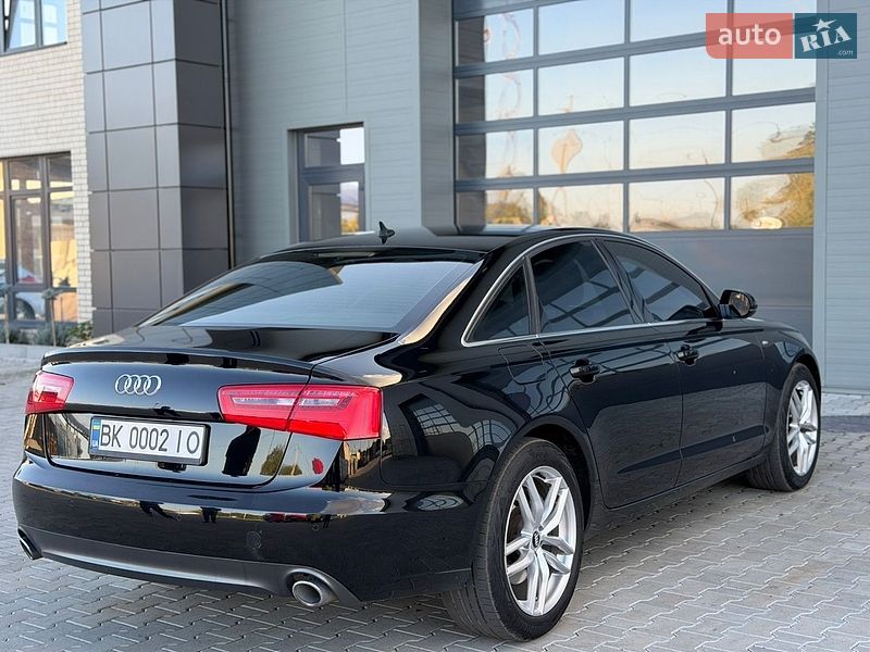 Седан Audi A6 2012 в Сарнах