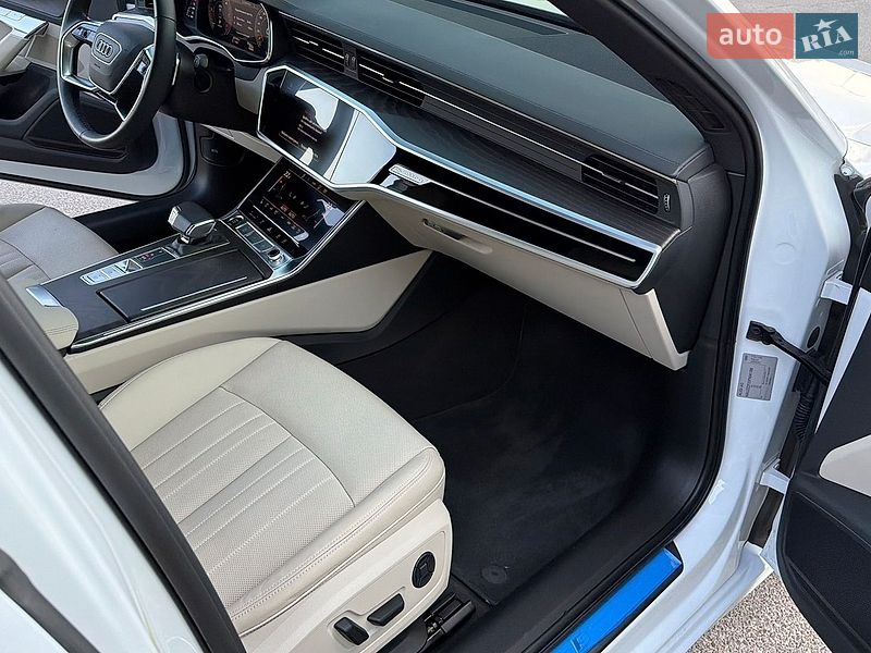 Седан Audi A6 2023 в Киеве