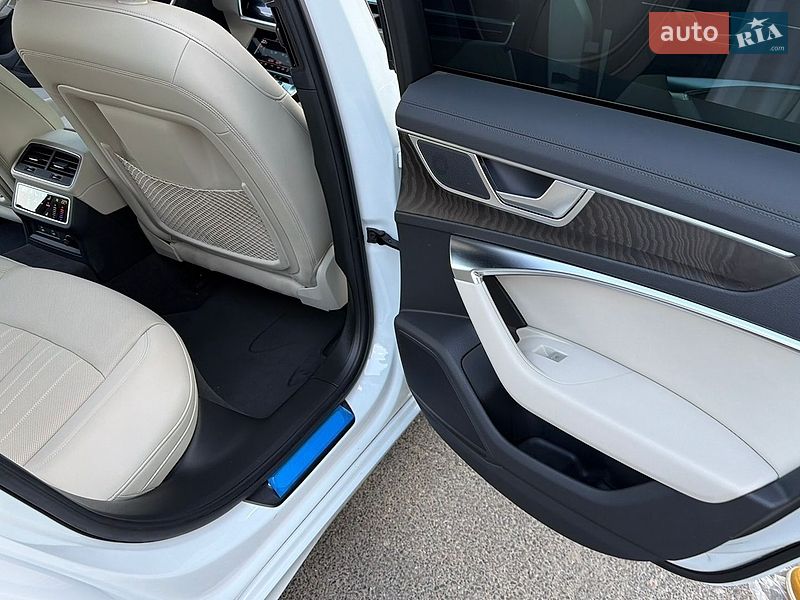 Седан Audi A6 2023 в Киеве