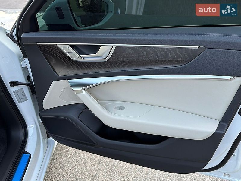 Седан Audi A6 2023 в Киеве