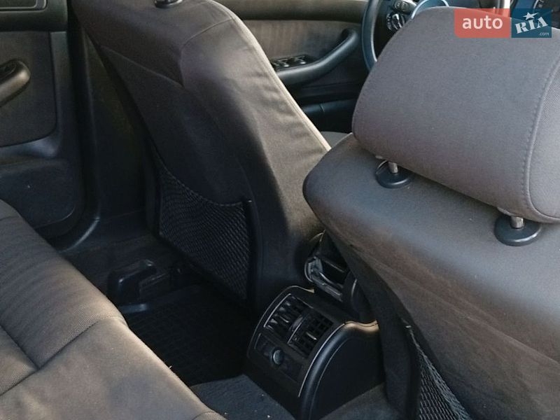 Універсал Audi A6 2003 в Нововолинську