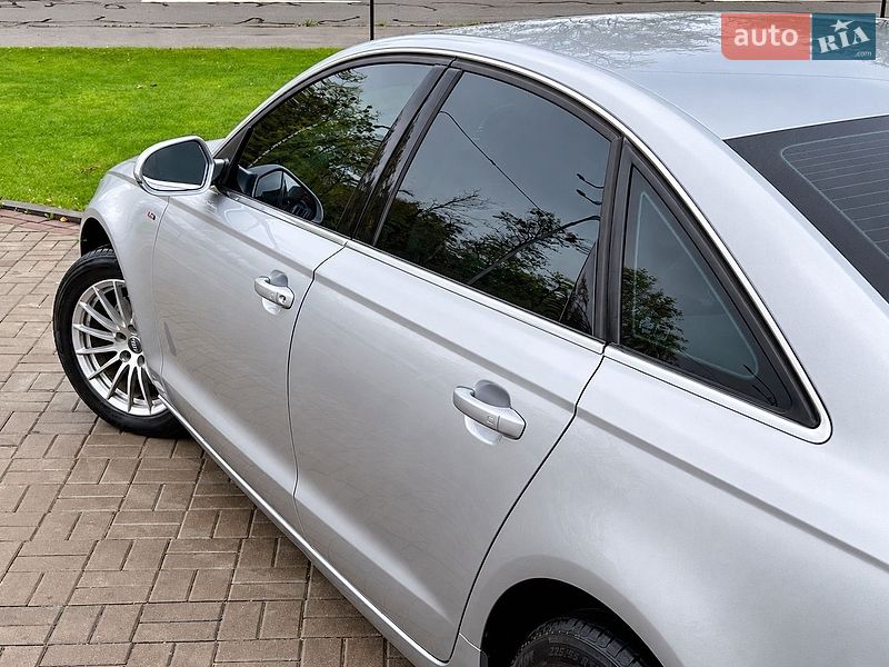 Седан Audi A6 2011 в Киеве