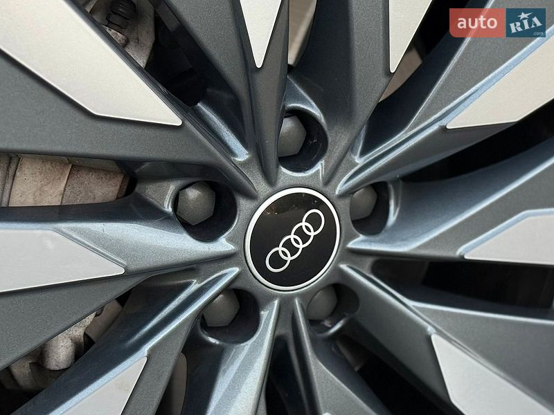 Седан Audi A6 2022 в Тернополі