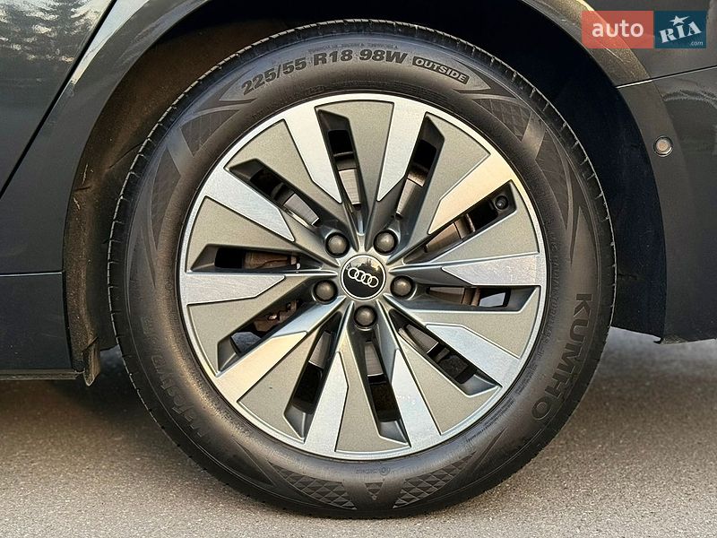 Седан Audi A6 2022 в Тернополі