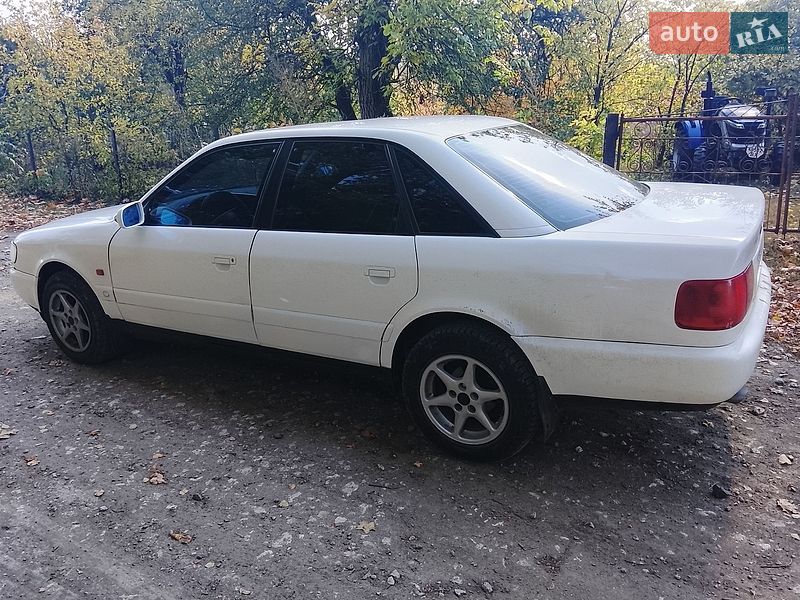 Седан Audi A6 1997 в Теофиполе