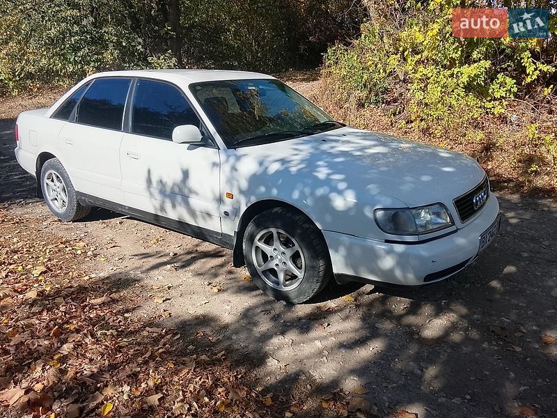 Седан Audi A6 1997 в Теофиполе