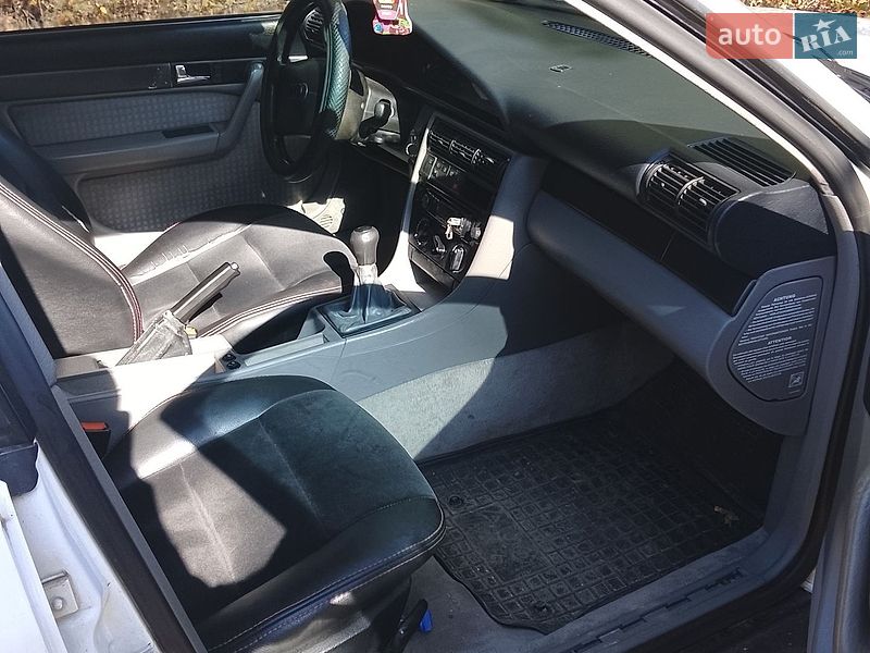 Седан Audi A6 1997 в Теофиполе