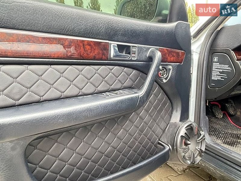 Седан Audi A6 1995 в Клевані