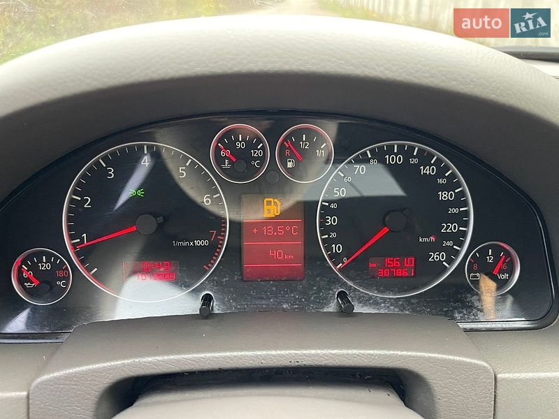 Седан Audi A6 2001 в Сарнах