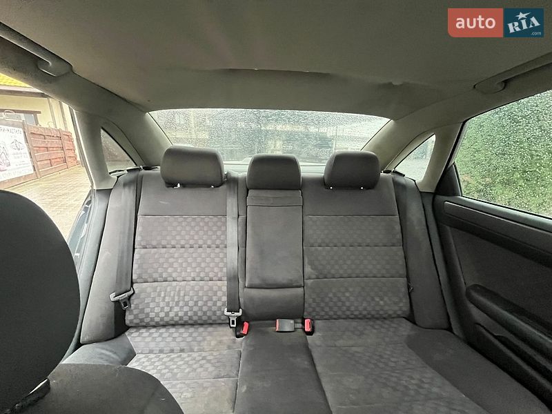 Седан Audi A6 2002 в Хотині