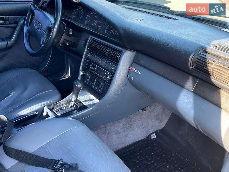 Седан Audi A6 1997 в Черновцах