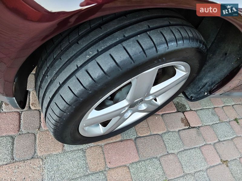 Седан Audi A6 2001 в Сарнах
