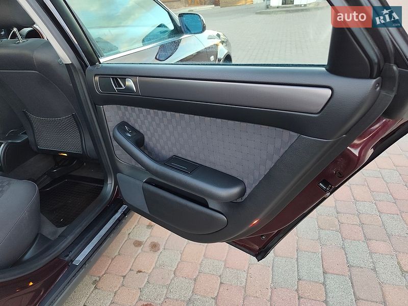 Седан Audi A6 2001 в Сарнах