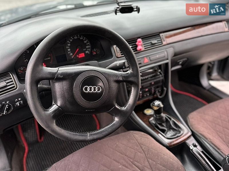 Седан Audi A6 2000 в Владимире