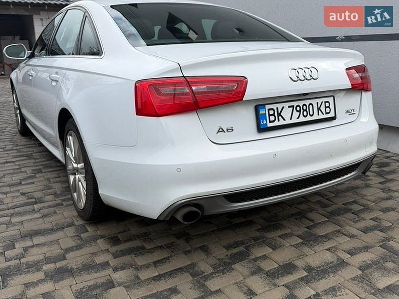 Седан Audi A6 2014 в Ровно