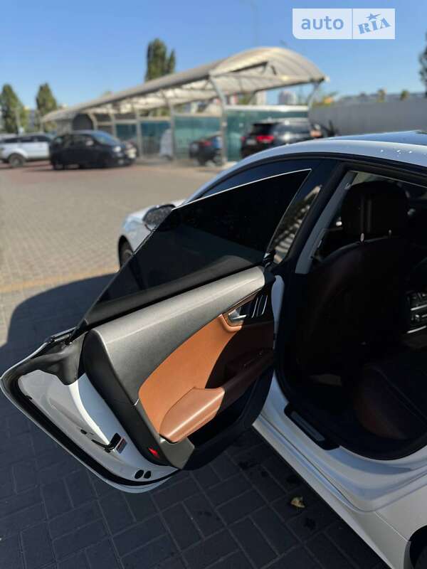 Лифтбек Audi A7 Sportback 2015 в Киеве