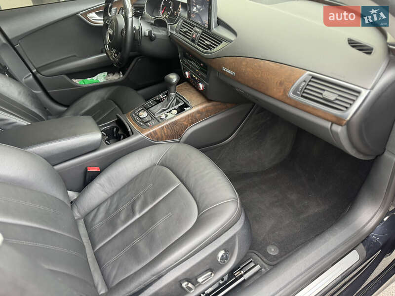 Лифтбек Audi A7 Sportback 2014 в Вишневом фото 6 Лифтбек Audi A7 Sportback 2014 в Вишневом