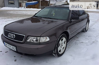 Седан Audi A8 1995 в Коростышеве