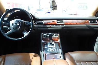 Седан Audi A8 2005 в Днепре