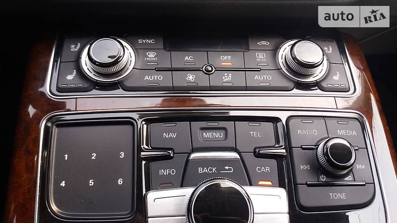 Седан Audi A8 2011 в Одесі