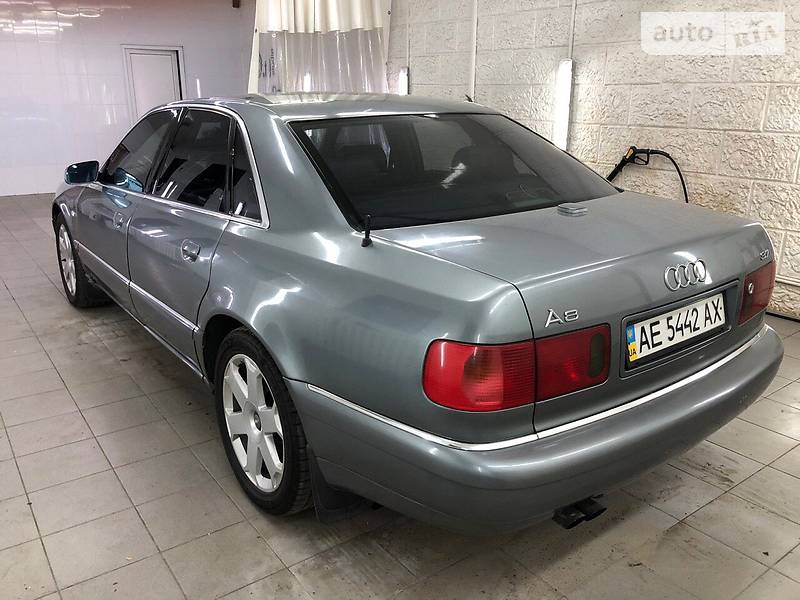 Седан Audi A8 1999 в Днепре