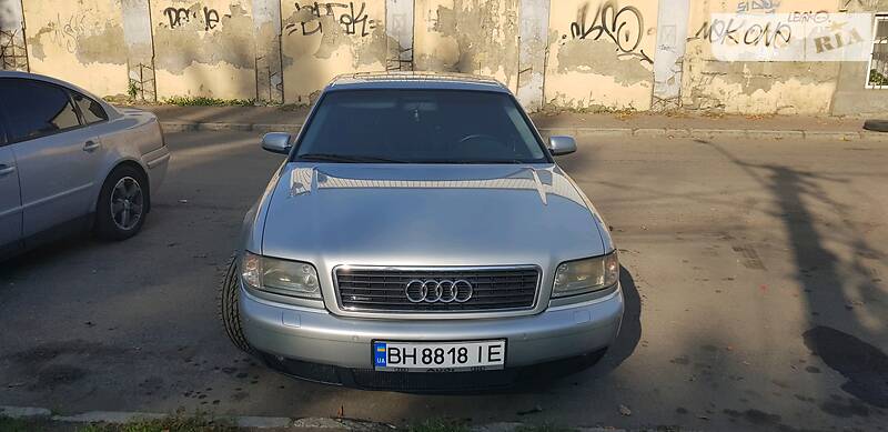 Седан Audi A8 2001 в 