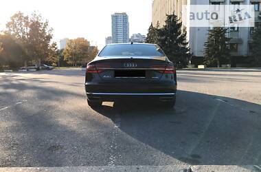 Седан Audi A8 2016 в 