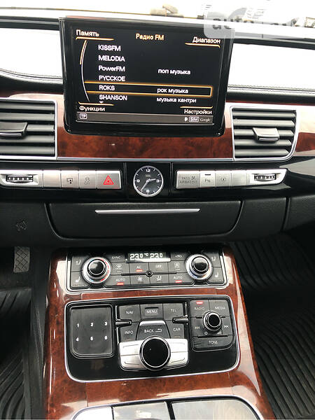 Седан Audi A8 2011 в Одесі