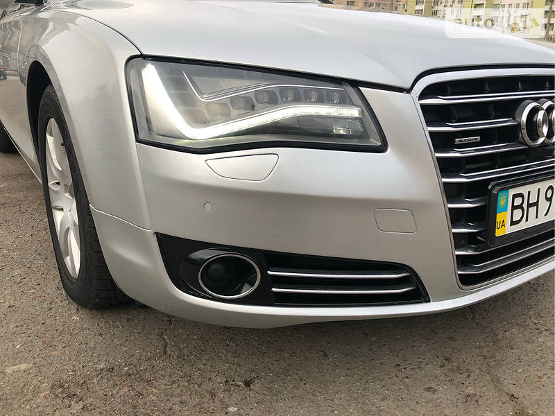 Седан Audi A8 2011 в Одесі