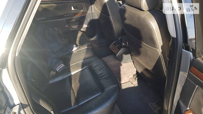 Седан Audi A8 1998 в Чорткові