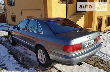 Седан Audi A8 1998 в Чорткове