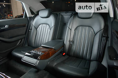 Седан Audi A8 2017 в Одесі