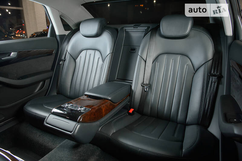 Седан Audi A8 2017 в Одессе