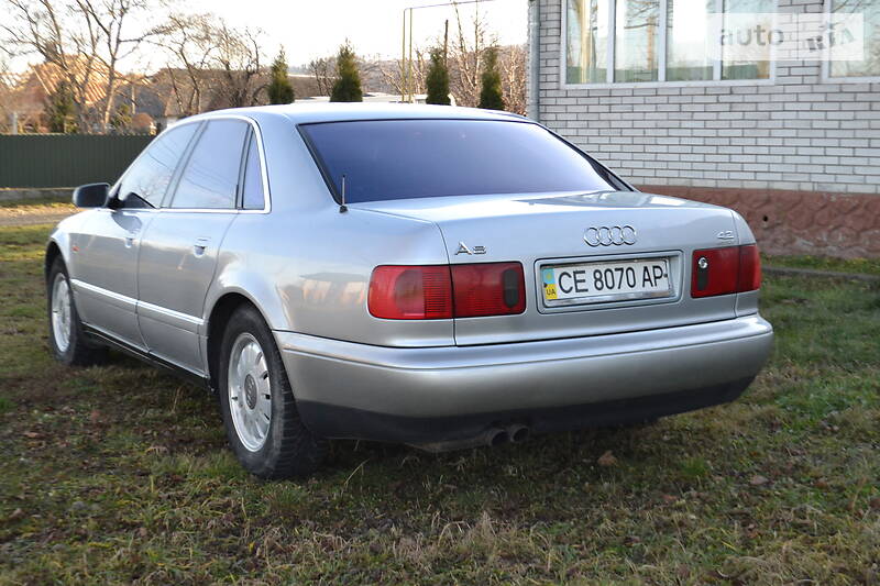 Седан Audi A8 1997 в Снятині